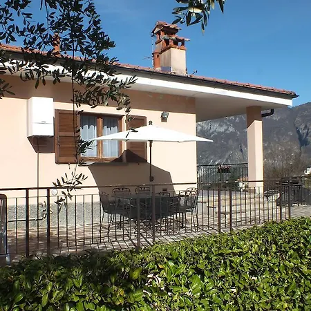 Acero Rosso Apartment *